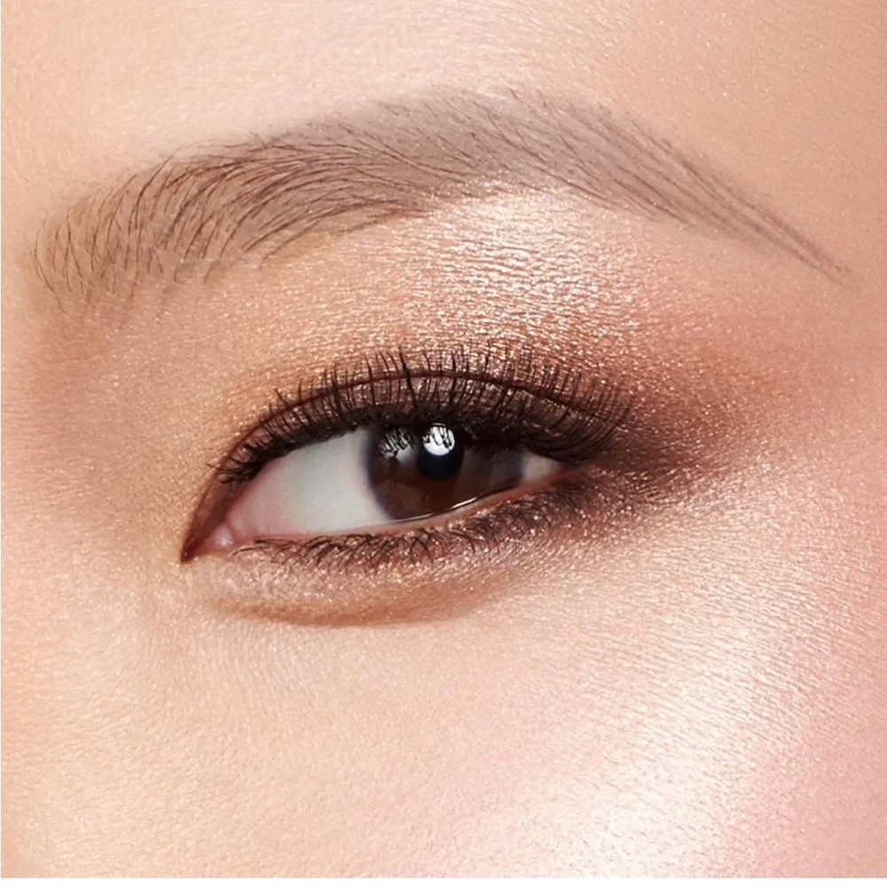 ✨ Too Faced Born This Way The Natural Nudes Eyeshadow Palette